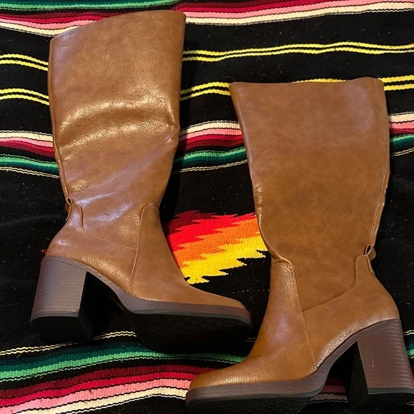 Sonoma Tan Heeled Boots - Picture 1 of 3